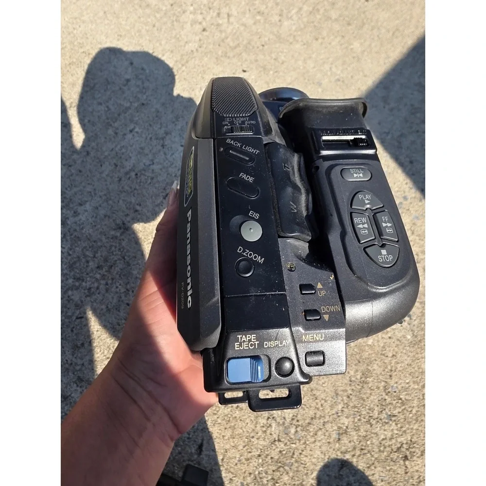 Panasonic Palmcorder PV-D209 VHS-C Camcorder 26x Optical Zoom Digital EIS Gray